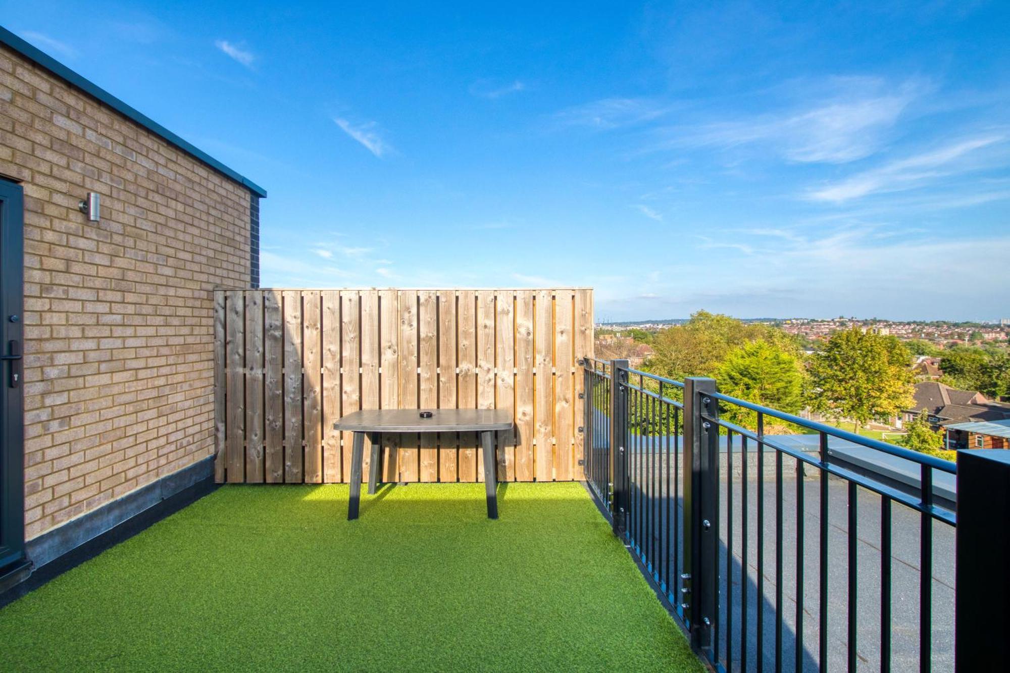 דירות לונדון Modern Penthouse In Wembley מראה חיצוני תמונה