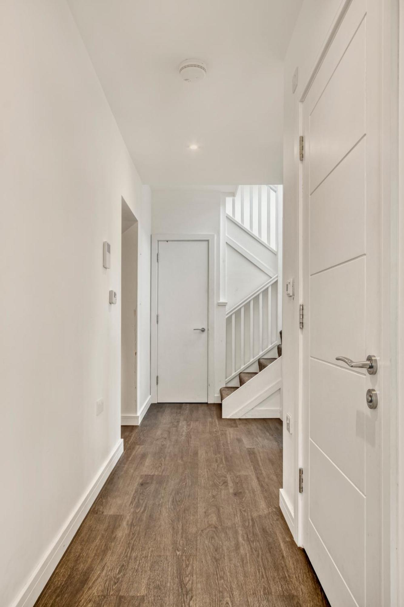 דירות לונדון Modern Penthouse In Wembley מראה חיצוני תמונה